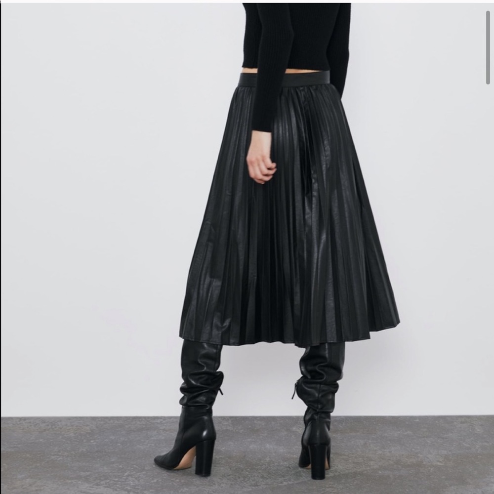 ZARA Faux Leather Pleated Mid Skirt - Picture 7 of 8
